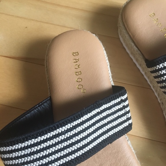 Size 8 sandals - Picture 3 of 6